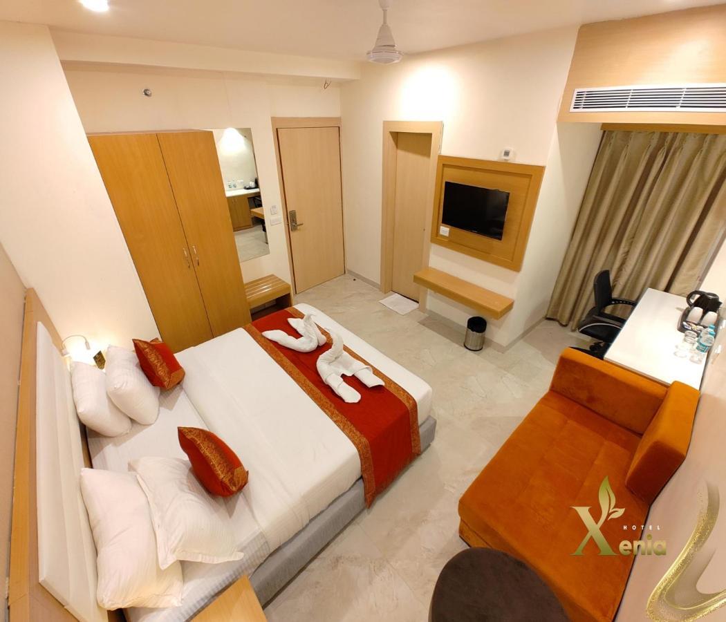 Hotel Xenia Varanasi Exteriör bild