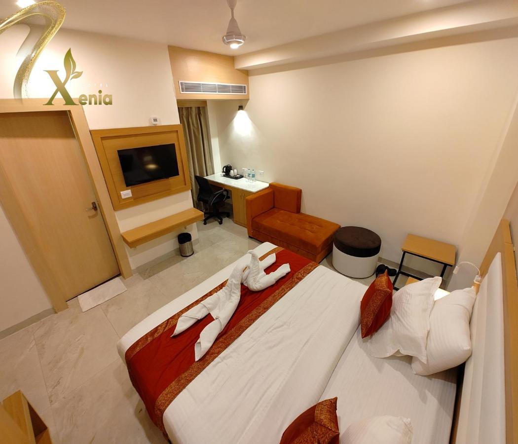 Hotel Xenia Varanasi Exteriör bild