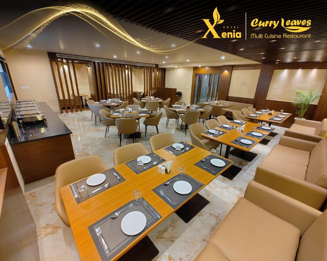 Hotel Xenia Varanasi Exteriör bild