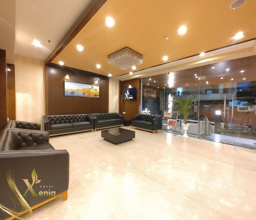 Hotel Xenia Varanasi Exteriör bild