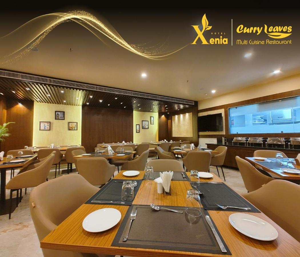 Hotel Xenia Varanasi Exteriör bild